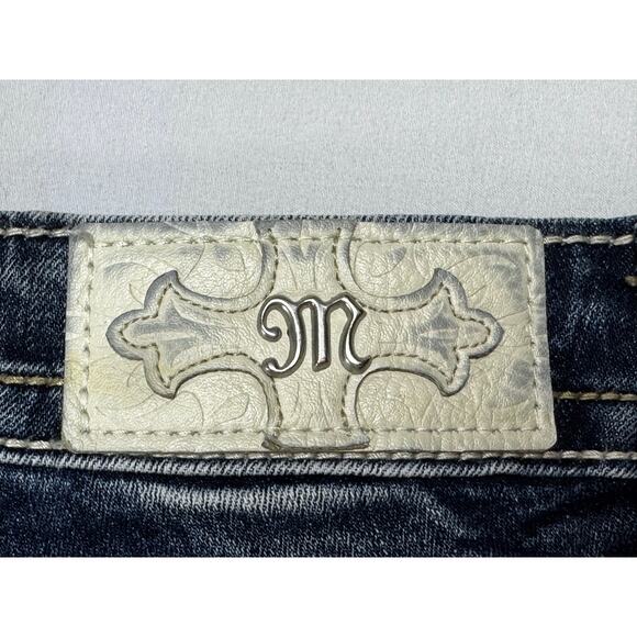 Miss Me Women's Mid-Rise Capri Sequence Embroidered Blue Jeans - Sz 26 (27x20.5) - Picture 5 of 7